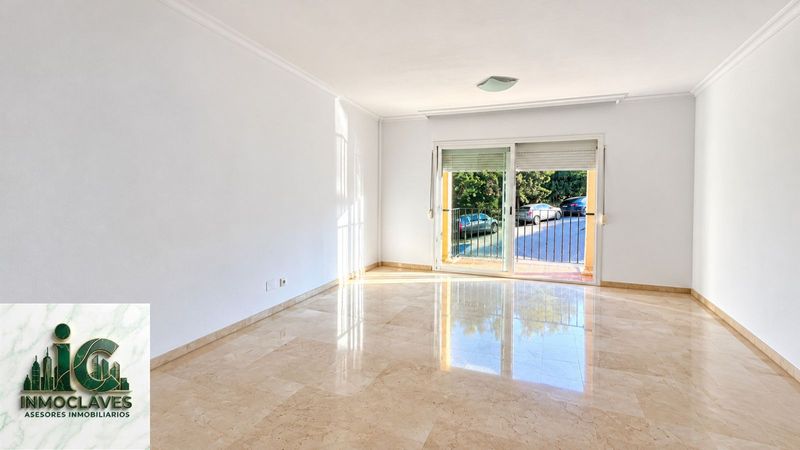 🏡 ¡AMPLITUD, COMODIDAD Y GARAJE EN AVENIDA VIRGEN DE LA PALMA, ALGECIRAS!