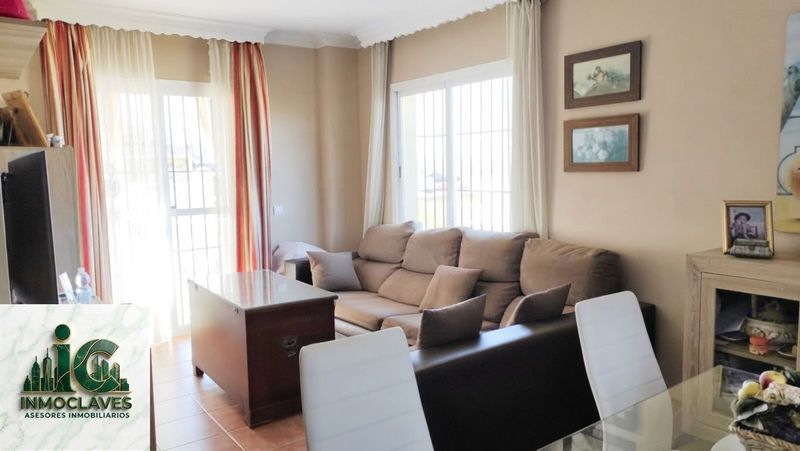 PAREADO EN VISTAMAR, ALGECIRAS – ESPACIO, COMODIDAD Y PRIVACIDAD