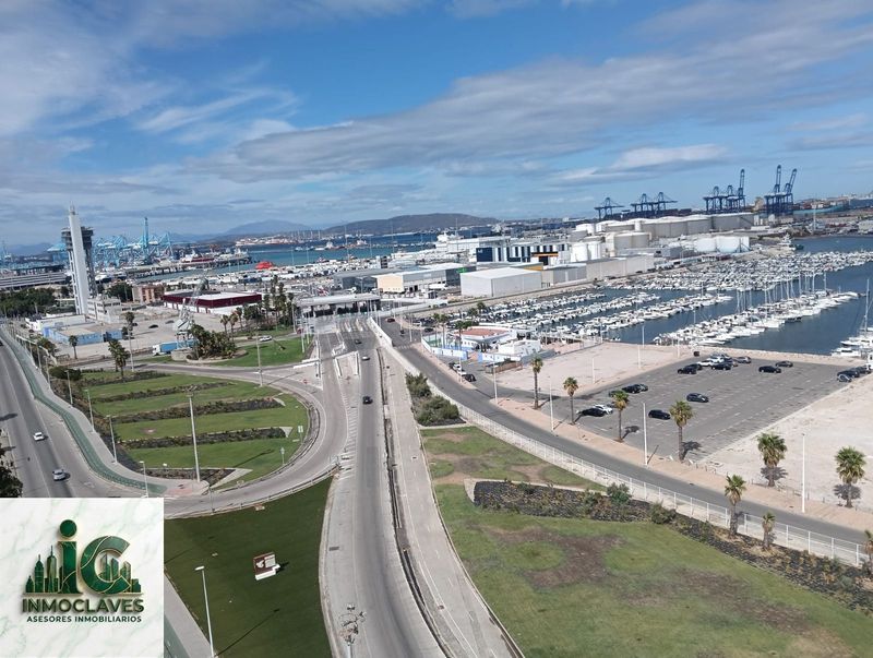 ¡ ÁTICO DE ENSUEÑO EN ALGECIRAS CON VISTAS PANORÁMICAS !