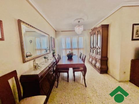 Piso en venta en Avenida Cayetano del Toro
