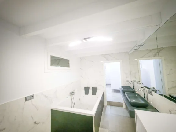 Chiclana – chalet con jardín y piscina, para entrada inmediata