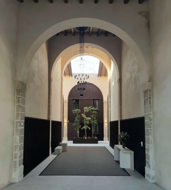 Casa de diseño con gran suite, jardín privado y piscina en Bodega Santa Cecilia – Jerez